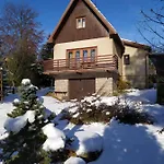 Se Zahradou Dom wakacyjny Týnec nad Labem